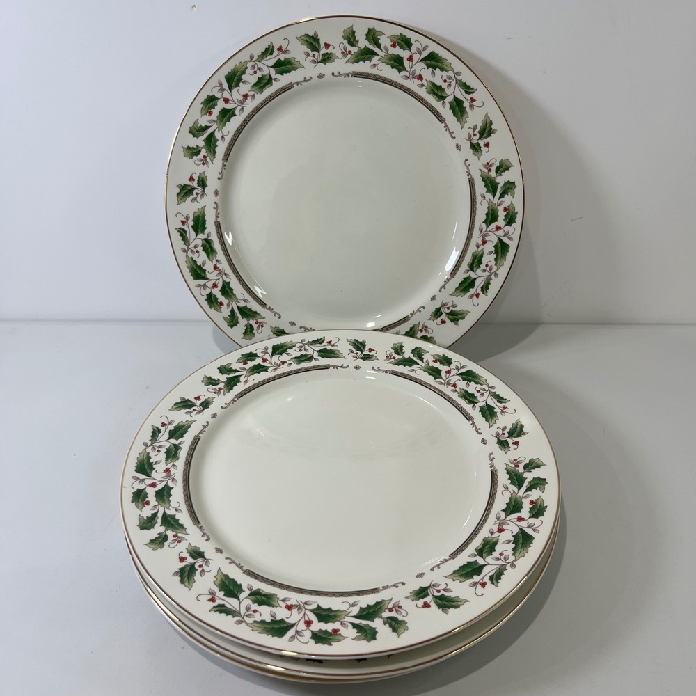 Vintage Royal Limited Holly Holiday Dinner Plates Set of 4 Japan Christmas